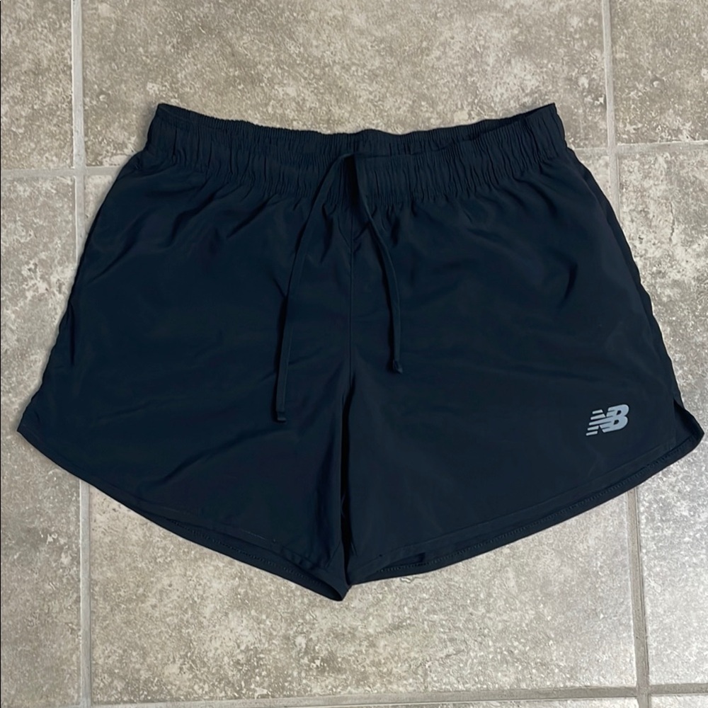 New Balance Women’s Sport Essentials Short 5” size small